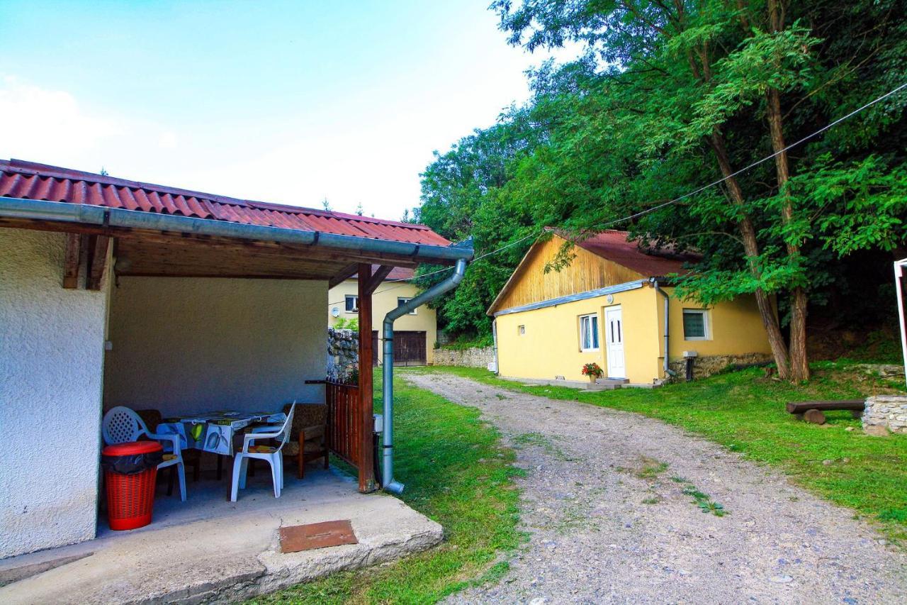 Horvath Vendeghaz Hotel Monosbel Exterior photo